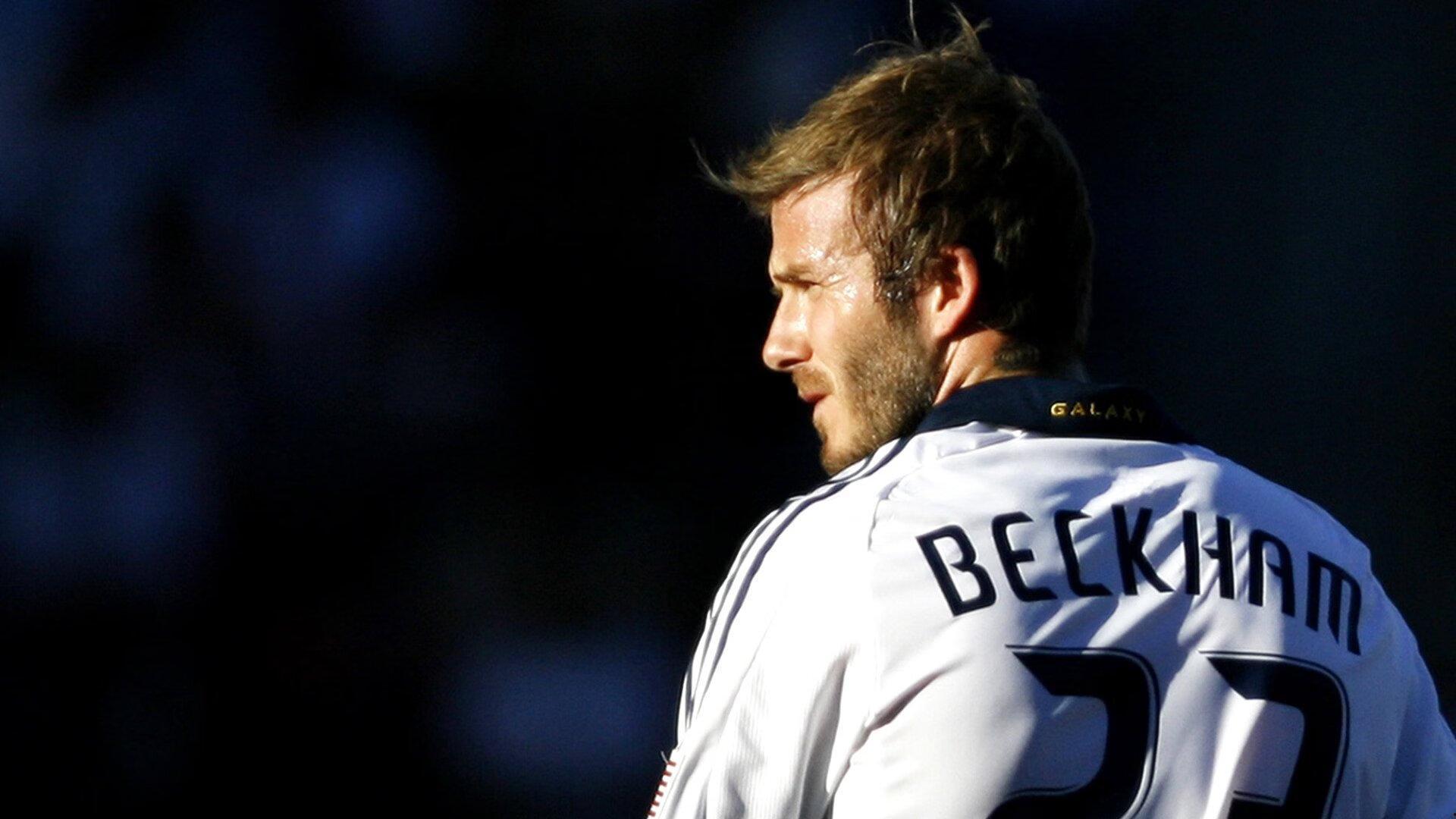 爱游戏平台_莱奥社媒晒照引猜测，身穿迈阿密国际球衣，球迷热议夏季转会动向